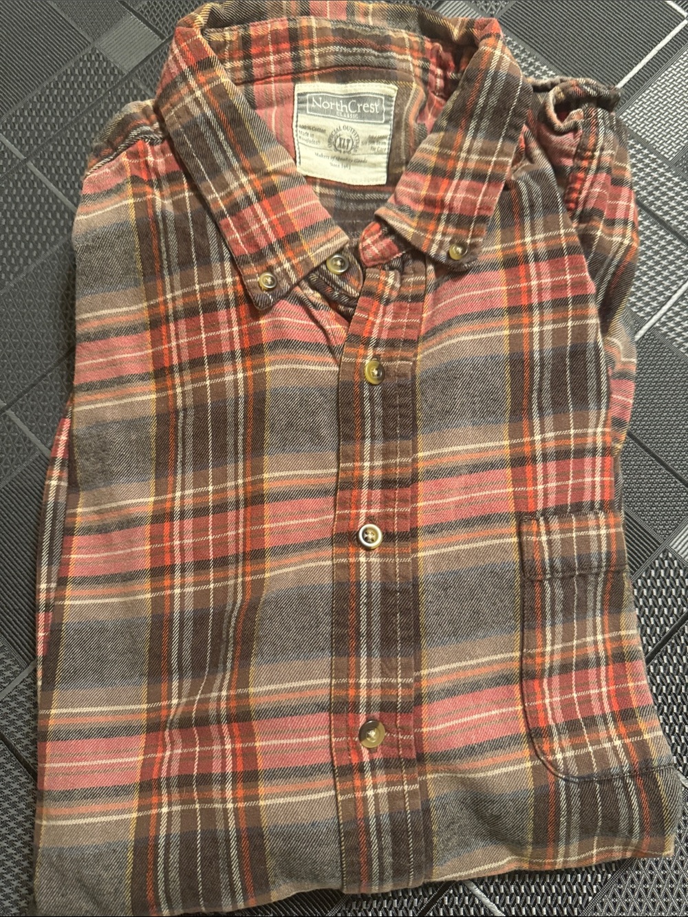 Northcrest Men's Plaid Button-Down Shirt in Brown and Red Tones